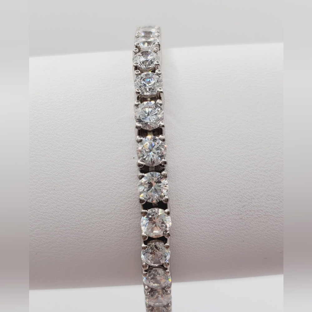 925 Sterling Silver Round 7.5 Carat Simulated Diamond Tennis Bracelet - Picture 2 of 6